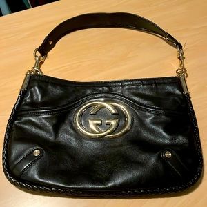 Gucci black leather shoulder bag purse